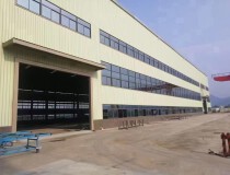 新出厂房占地面积9800平米大小可以分租，，，