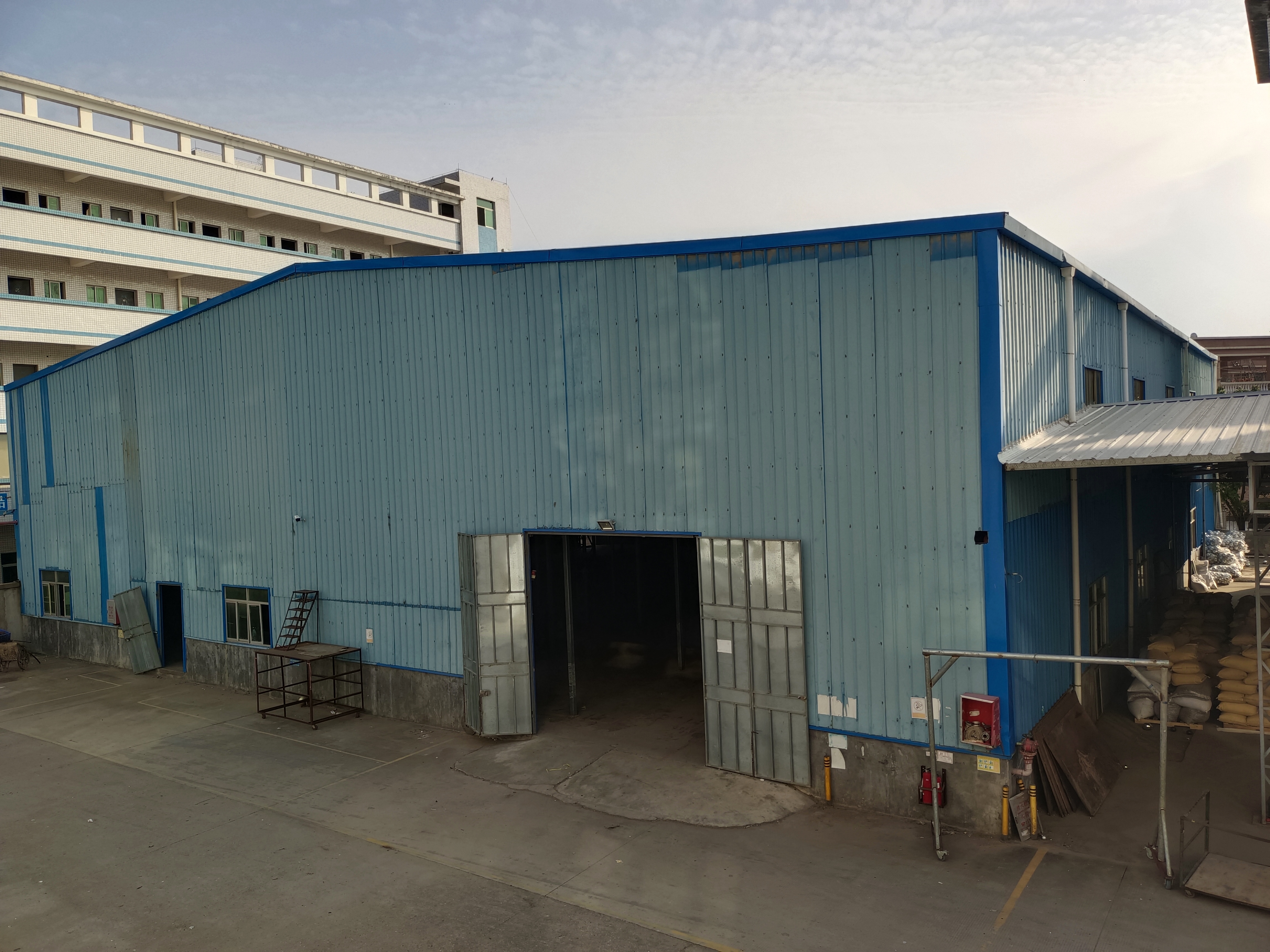 惠阳沙田5米高1400平米钢构厂房仓库招租超大空地可进大车