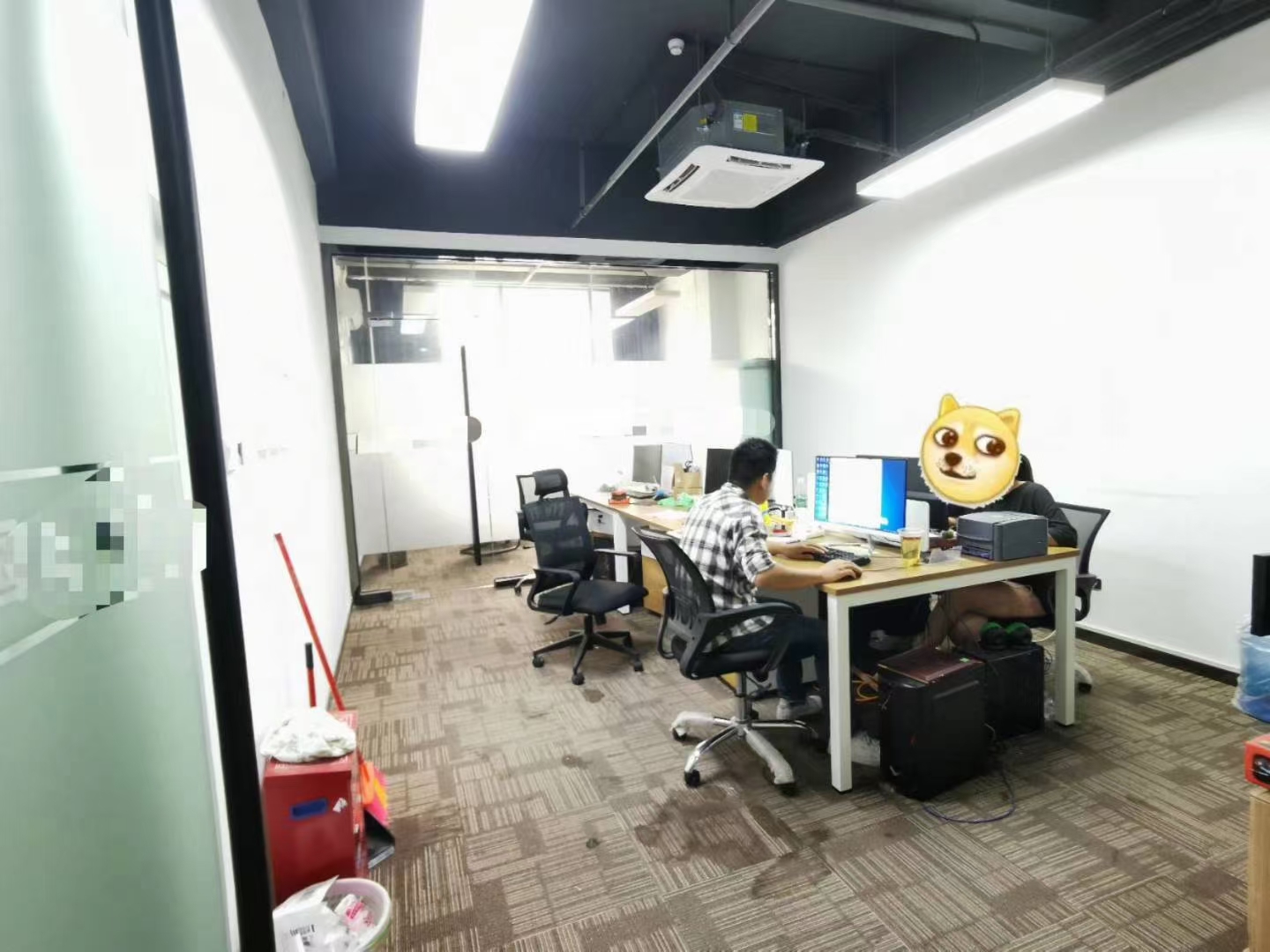 龙岗吉华智荟中心，小户型办公室1+1格局 配空调地毯