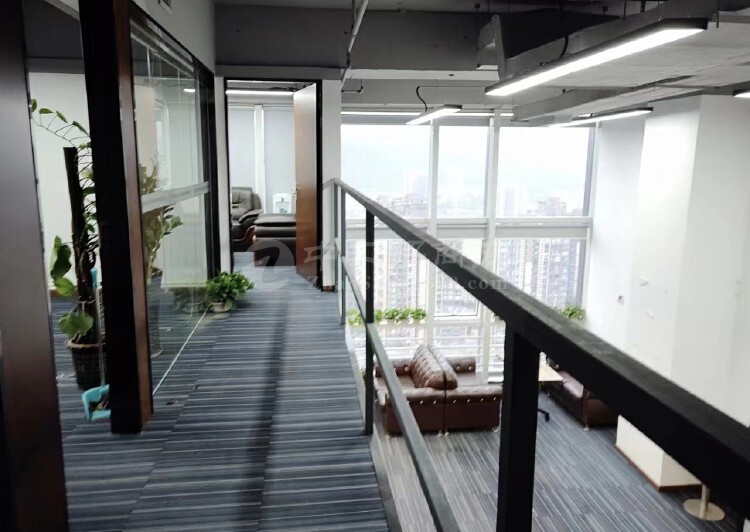 龙华高端写字楼办公室448平挑高5.4米半复式公区可坐50人4