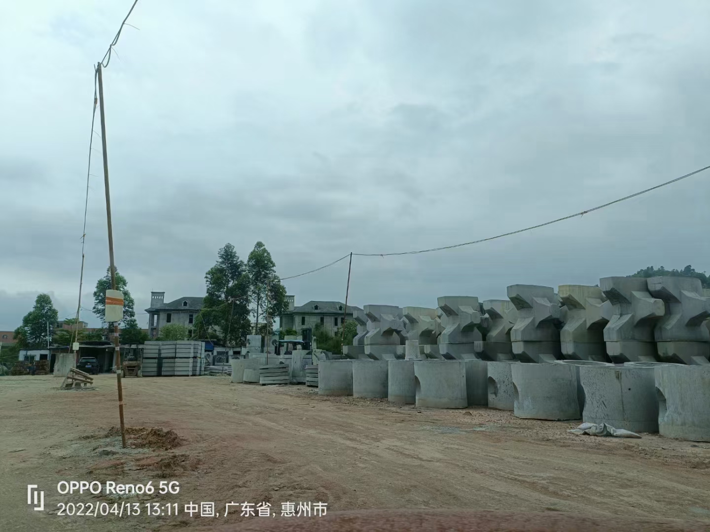 惠阳新圩高速路口带现成水泥制品空地11000平厂房仓库出租
