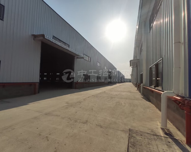 中山港口国有双证厂房出售！占地14.5亩，建筑8000平米