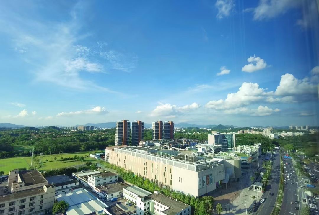 观澜正地铁口商业红本甲级写字楼25000平米开发商直租可注册