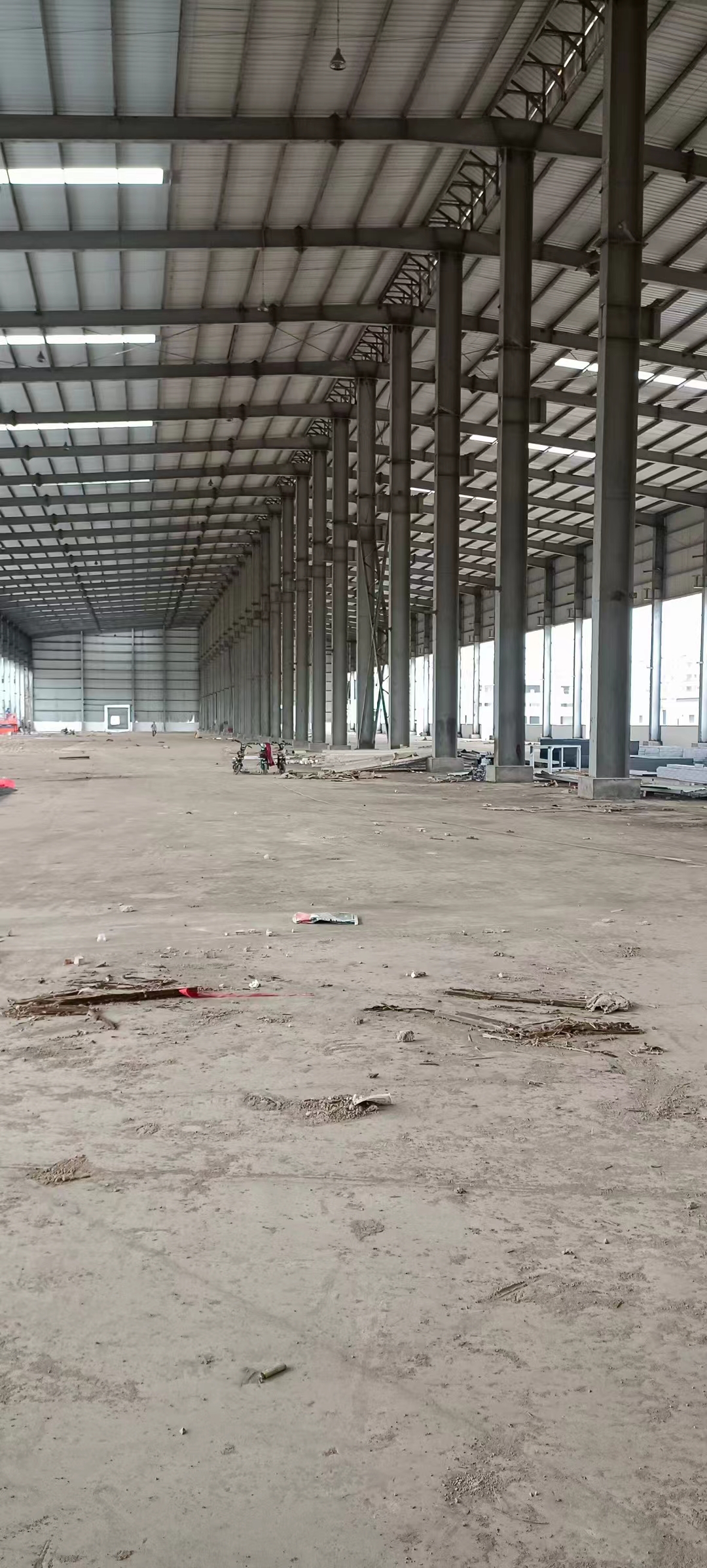 长安乌沙新出单一层钢构厂房2200平招租，高度8米，适合仓库