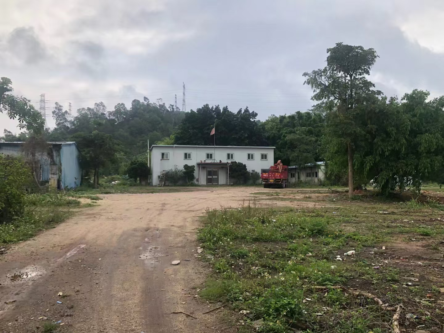 龙岗坂田主干道旁30000平空地招租3