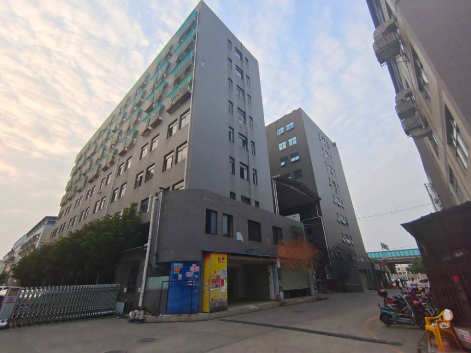 惠城区建筑2783平，豪装写字楼，转让出售，可办公，可做会所1