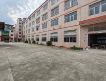 深圳市红本独院厂房，总面积约11000平方，一栋厂房