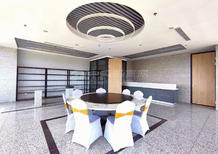 沙井总部装修办公室两层出租，看蚝乡公园单层产证5