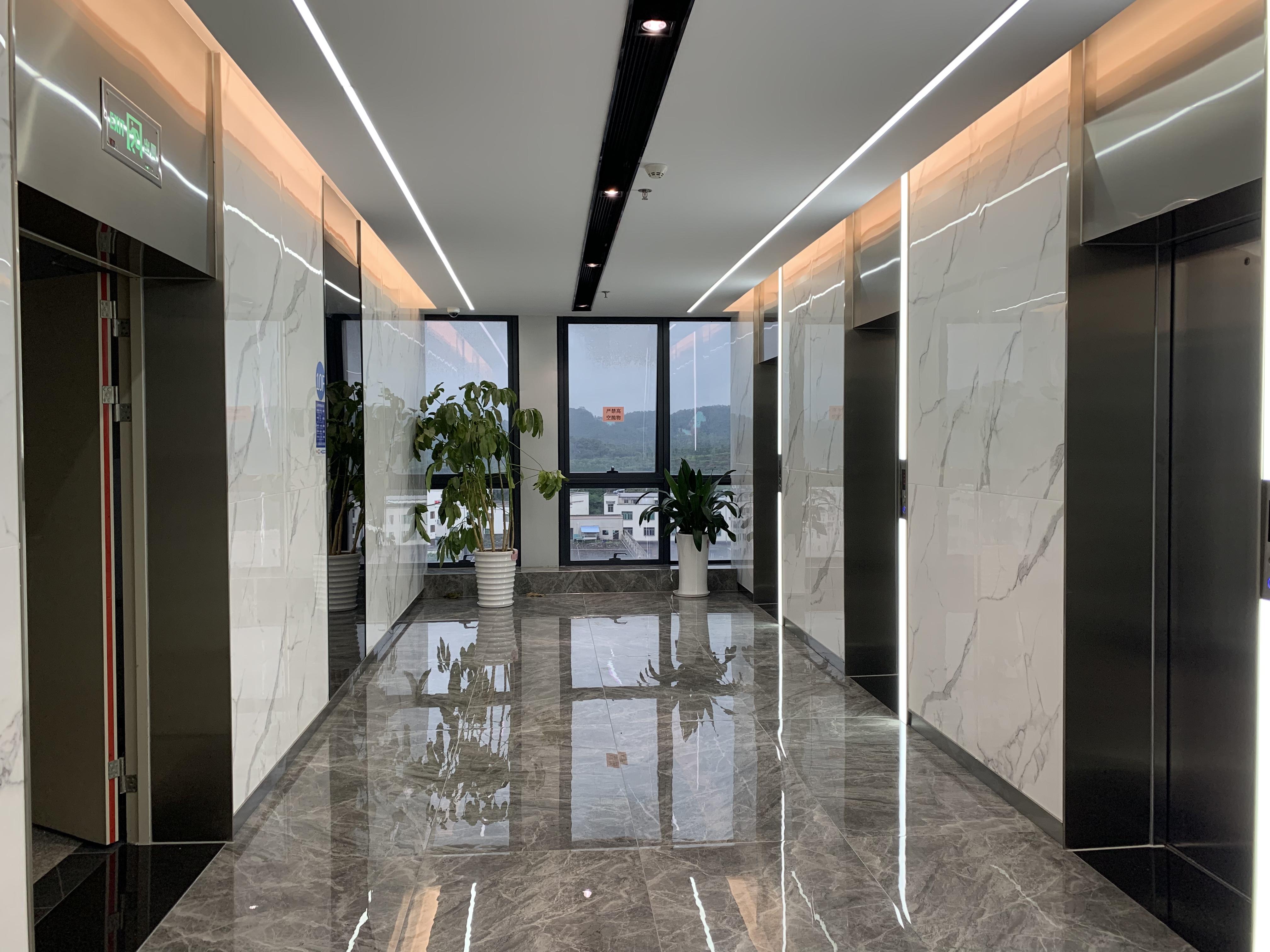 布吉李朗康利城办公室买卖100-1000平,层高6米