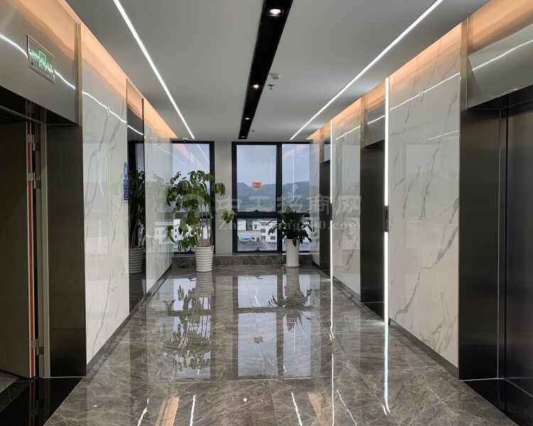 布吉李朗康利城办公室买卖100-1000平,层高6米