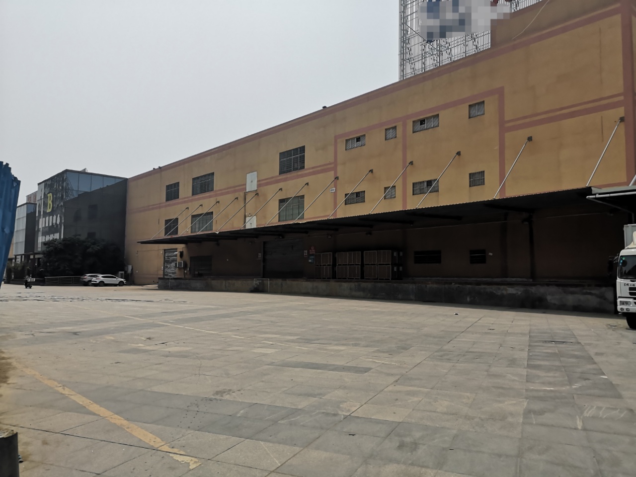 长安镇沙头社区一楼仓库厂房6500平可分租带卸货平台