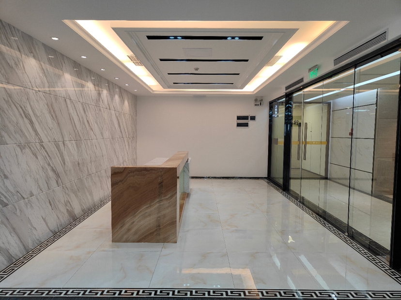 高新园地铁口大冲商务中心新出高层电梯口精装修办公室1288平