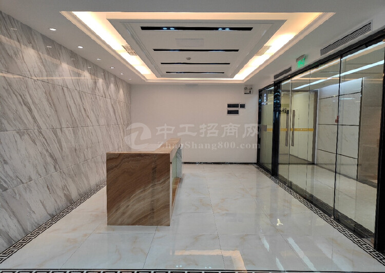 高新园地铁口大冲商务中心新出高层电梯口精装修办公室1288平2