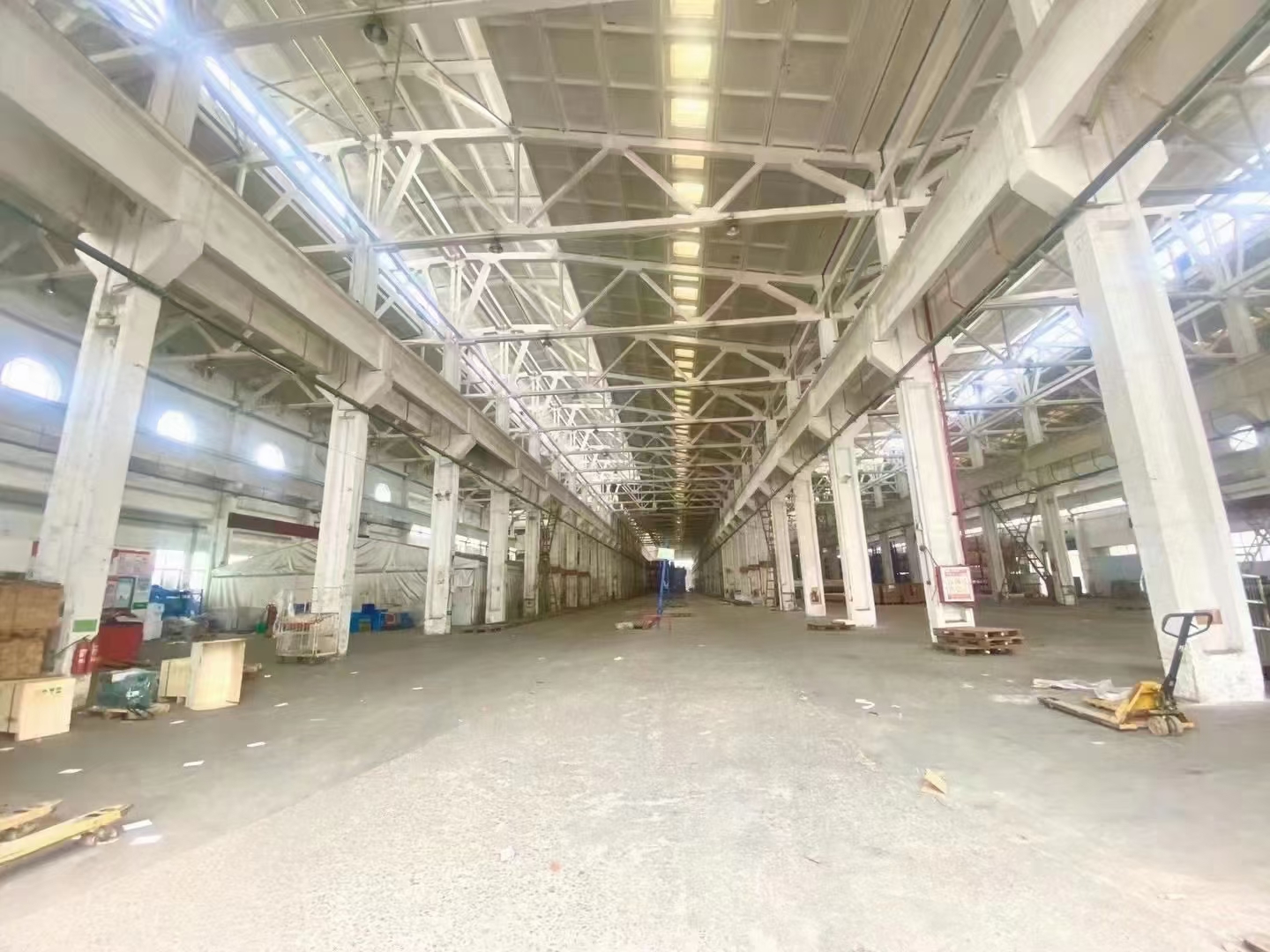 沙井大王山独院钢构16000平高12米物流仓库运动厂房出租