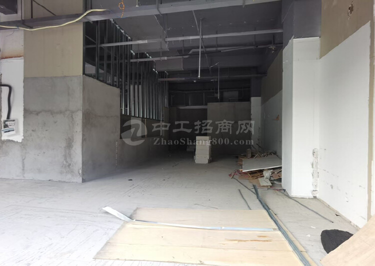 深圳南山科技园中区新出一楼铺面4