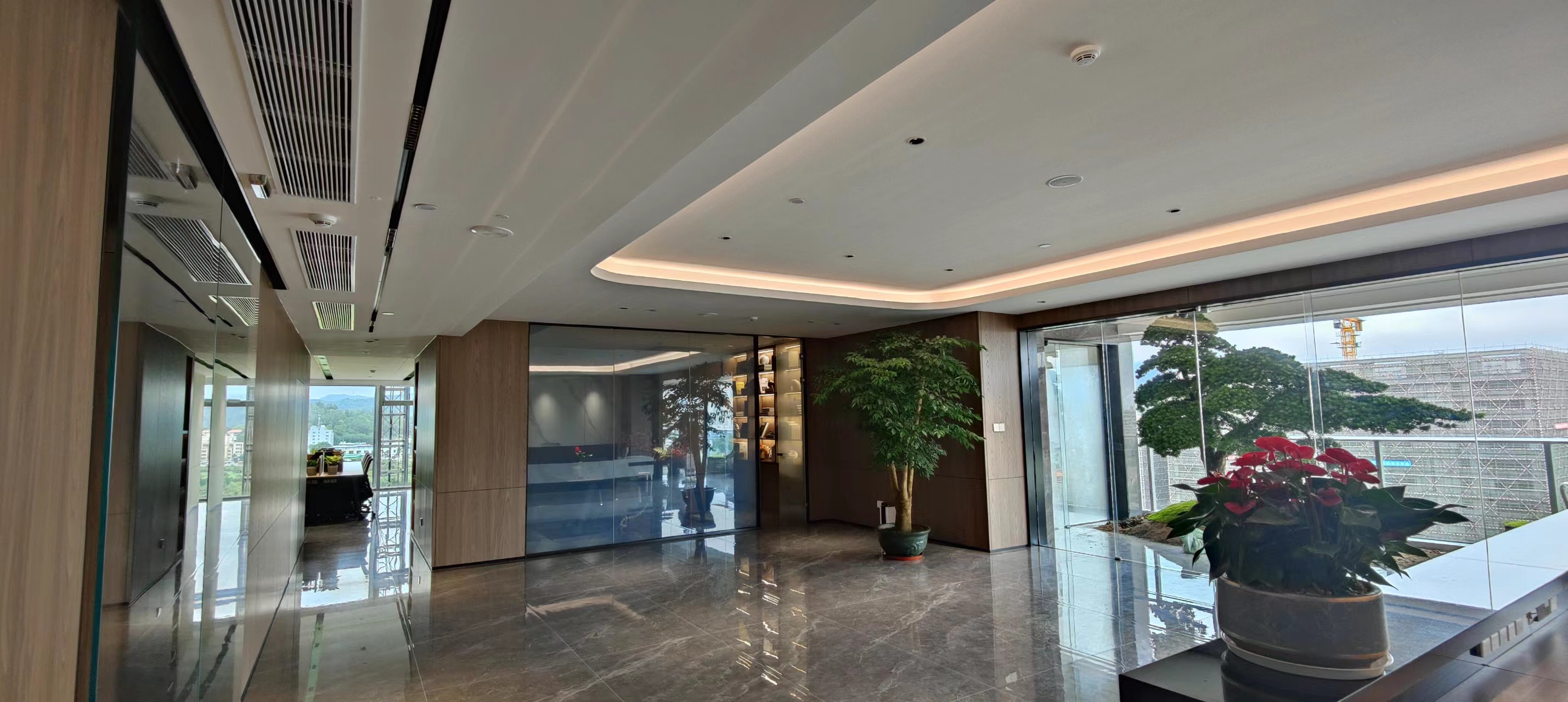 新加坡4.0办公环境3.5米层高，超越甲级写字楼