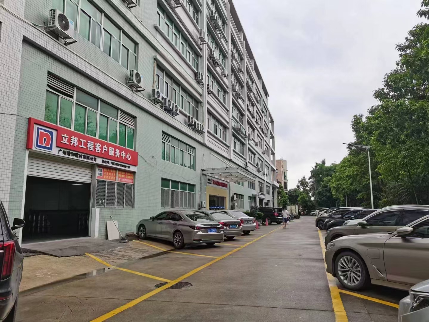 黄埔开发东区新出一楼1500平厂房仓库低价出租，靠近广园快速