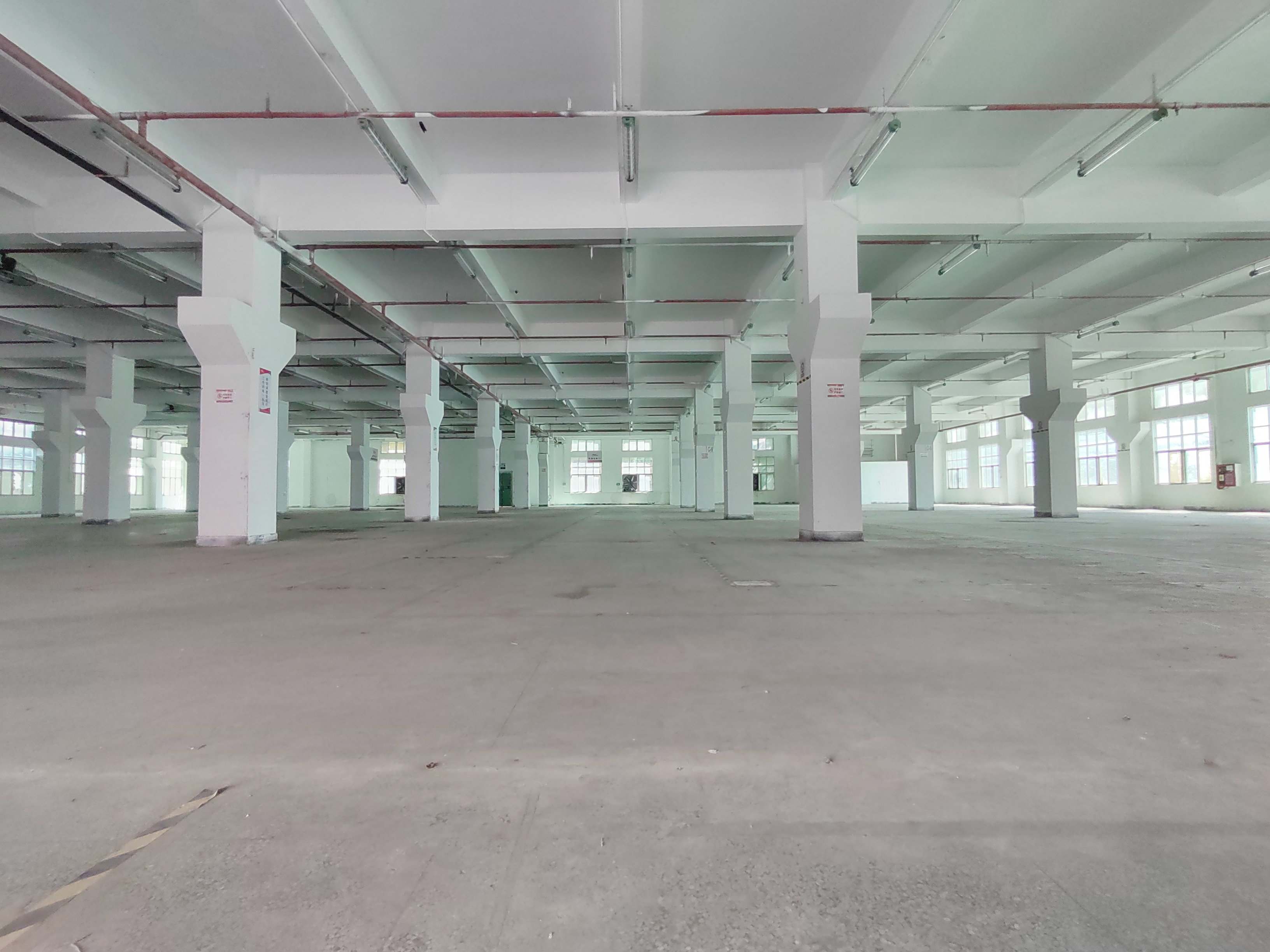 龙华清湖工业区一楼1500平方厂房出租，适合加工，物流，仓库
