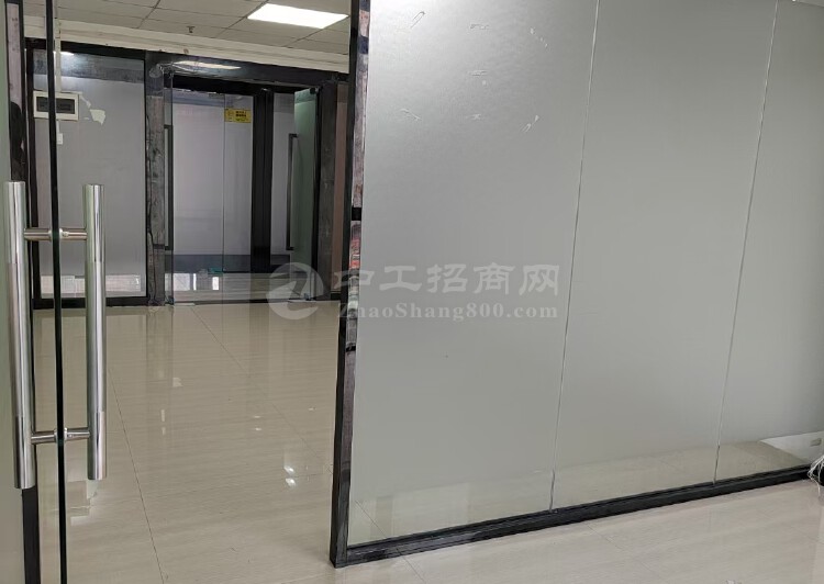福田地铁站精装办公室带空调配套齐全可注册公司采光好3