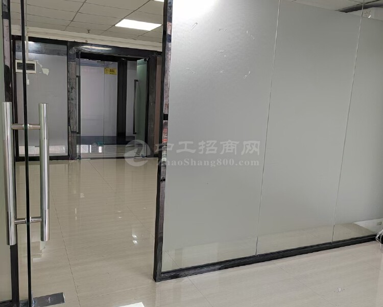 福田地铁站精装办公室带空调配套齐全可注册公司采光好
