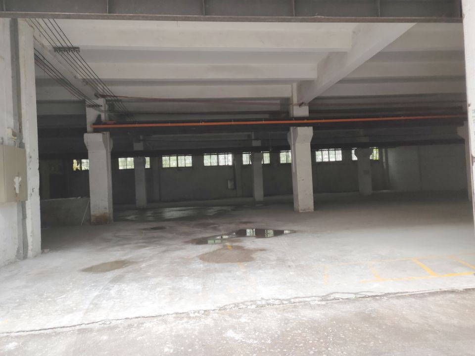 北滘镇陈村工业区标准厂房仓库一楼有航车出租