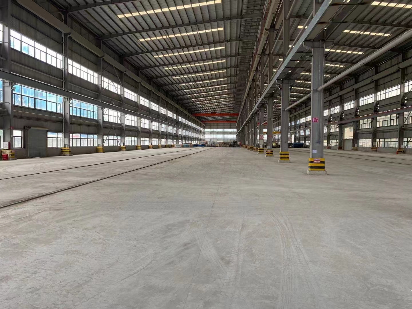 层高18米镇隆13000平钢构厂房仓库出租可办环评证件齐全