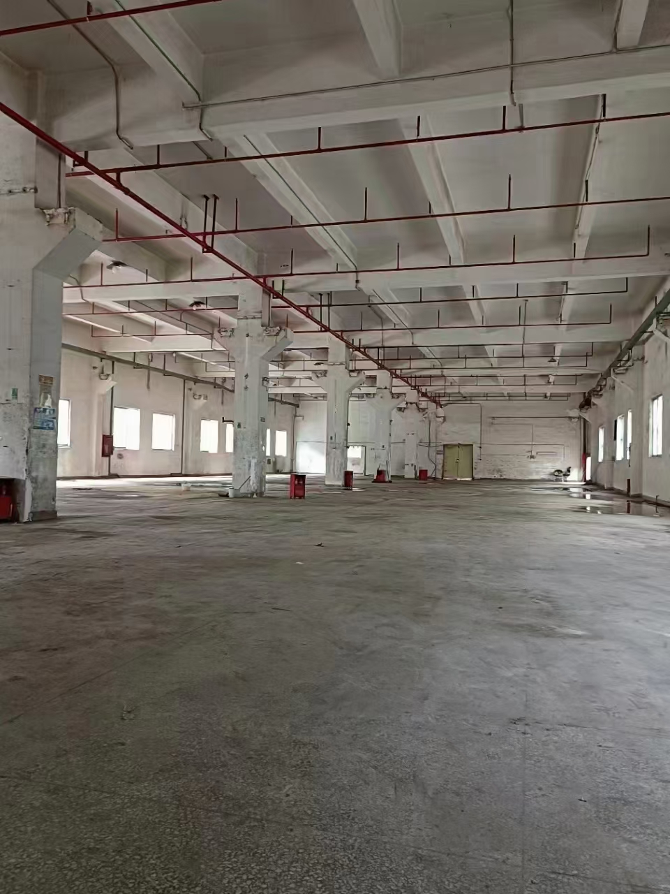布吉李朗工业区一楼厂房仓库1850平，层高6米