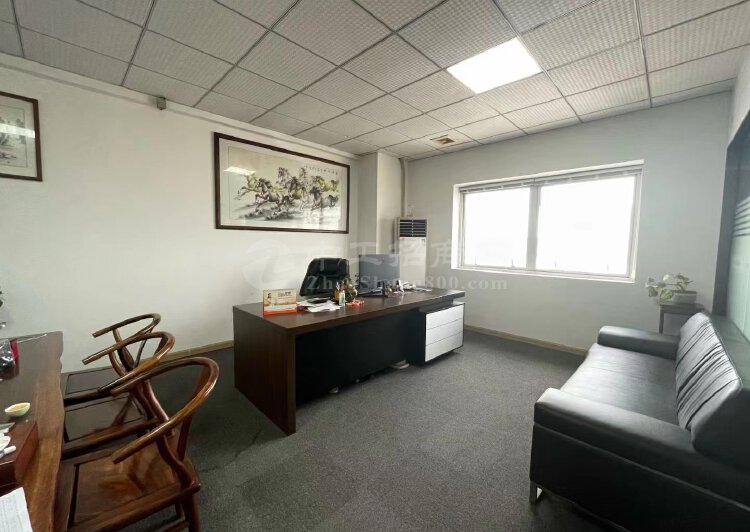 中山西区沙朗新出楼上标准办公室写字楼出租800方带装修家具2