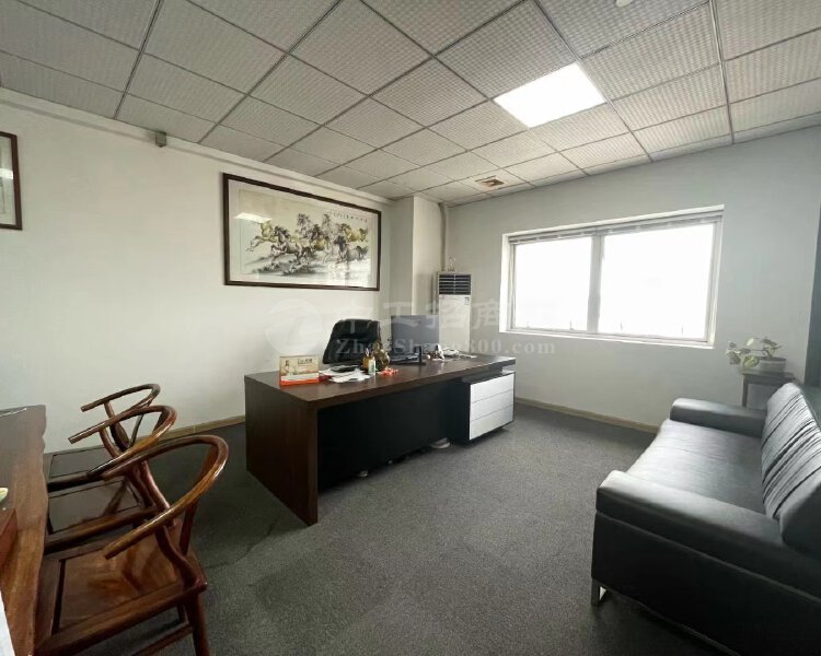 中山西区沙朗新出楼上标准办公室写字楼出租800方带装修家具