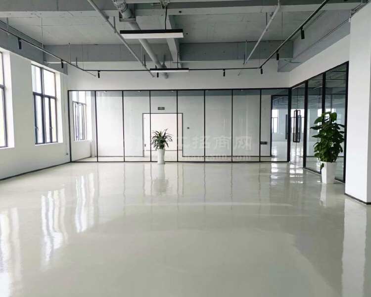 海珠东晓南700方大开间办公场地，落地玻璃，高级商务写字楼