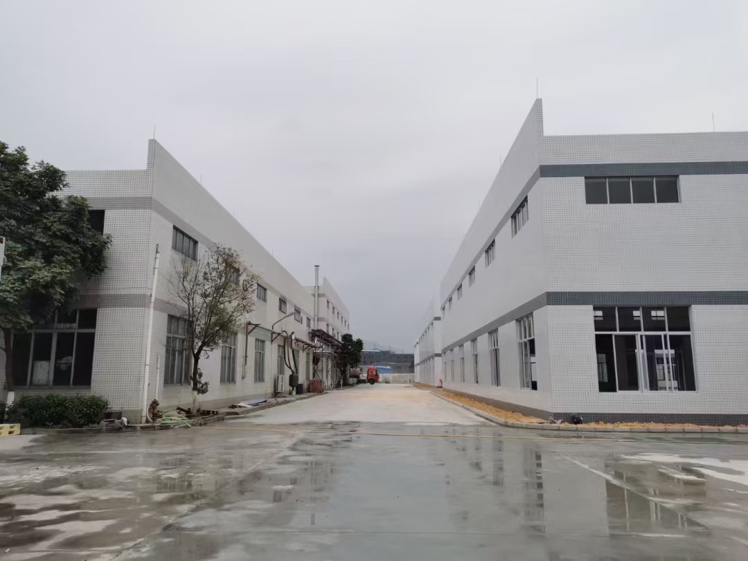 大岭山镇新出单一层钢结构厂房，靠近深圳，可做物流仓库