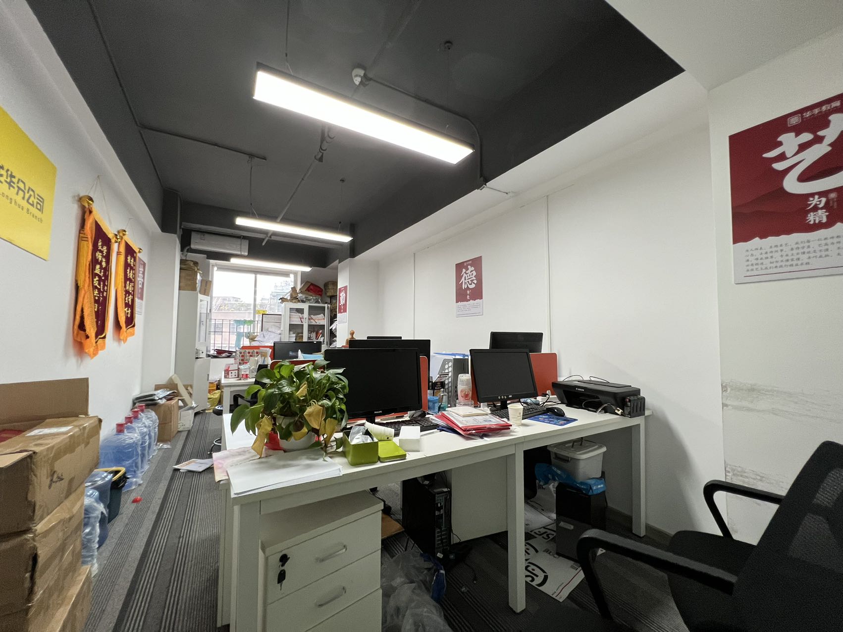 龙华清湖地铁站附近新出一套720平办公室