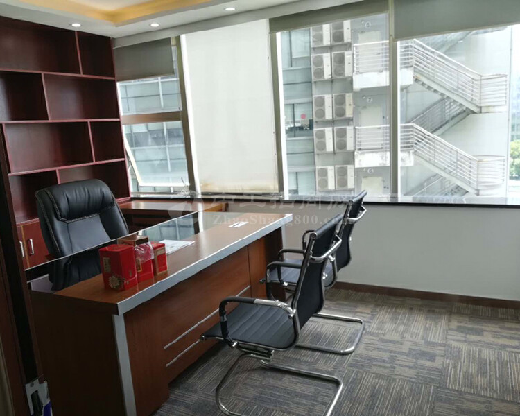 喜年中心小户型办公室出租豪华装修带全套办公家私价格便宜
