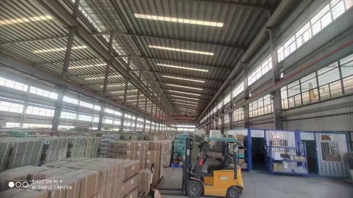 1350平大型钢构深圳市龙岗低价厂房仓库出租原房东独门独院。