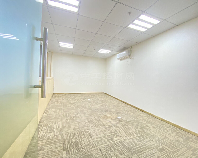 安徽大厦电梯口办公室出租一手业主面积245平米精装修采光好