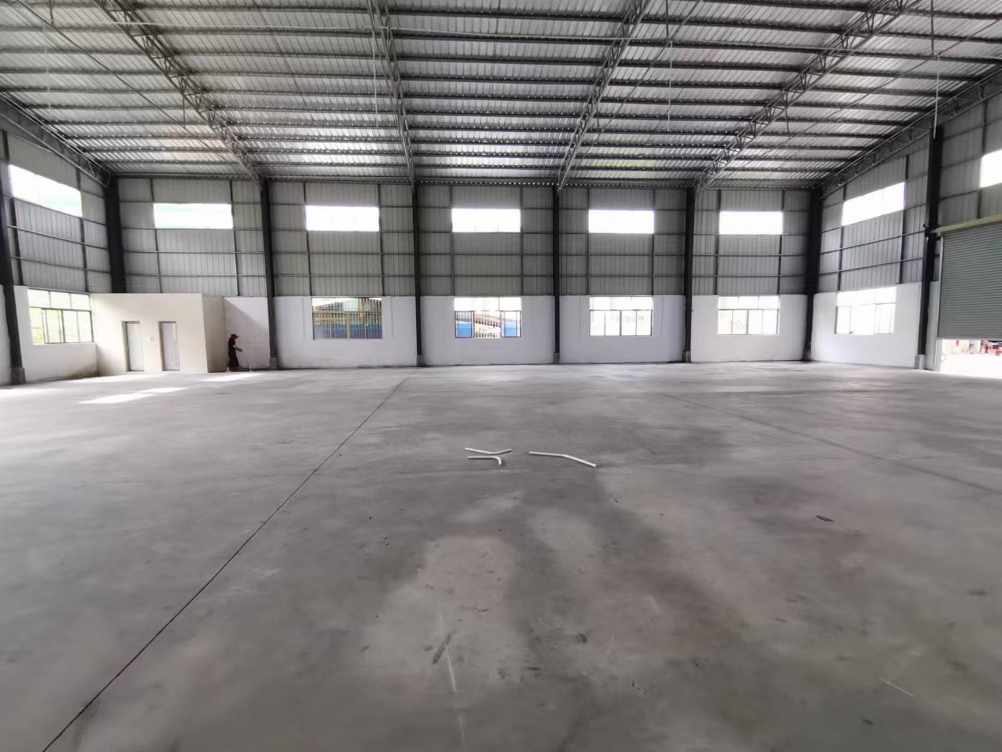 东升镇850方可以做仓库和生产，交通方便，厂房高度9米，