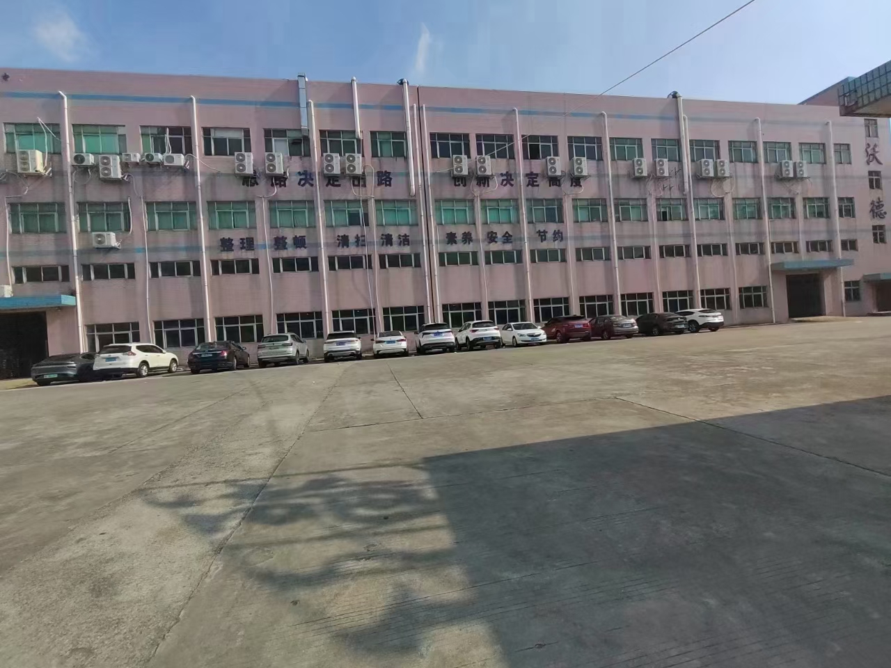 长安镇乌沙新出一楼450平方小面积厂房，适合做仓库空地大。