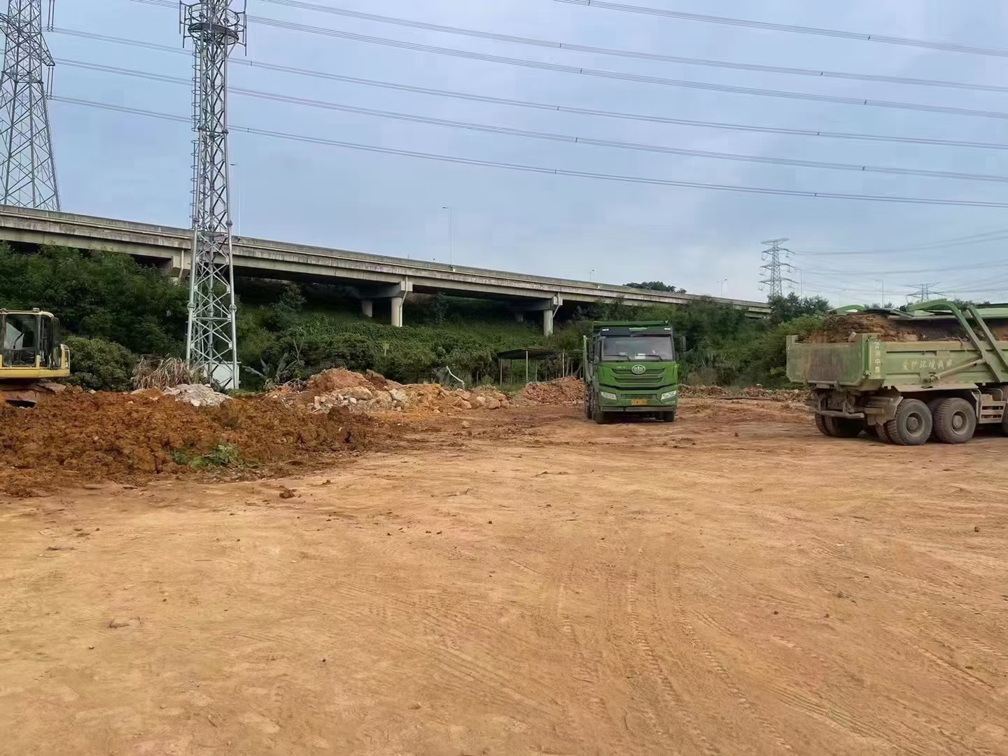 风岗东深路4000平空地招租2