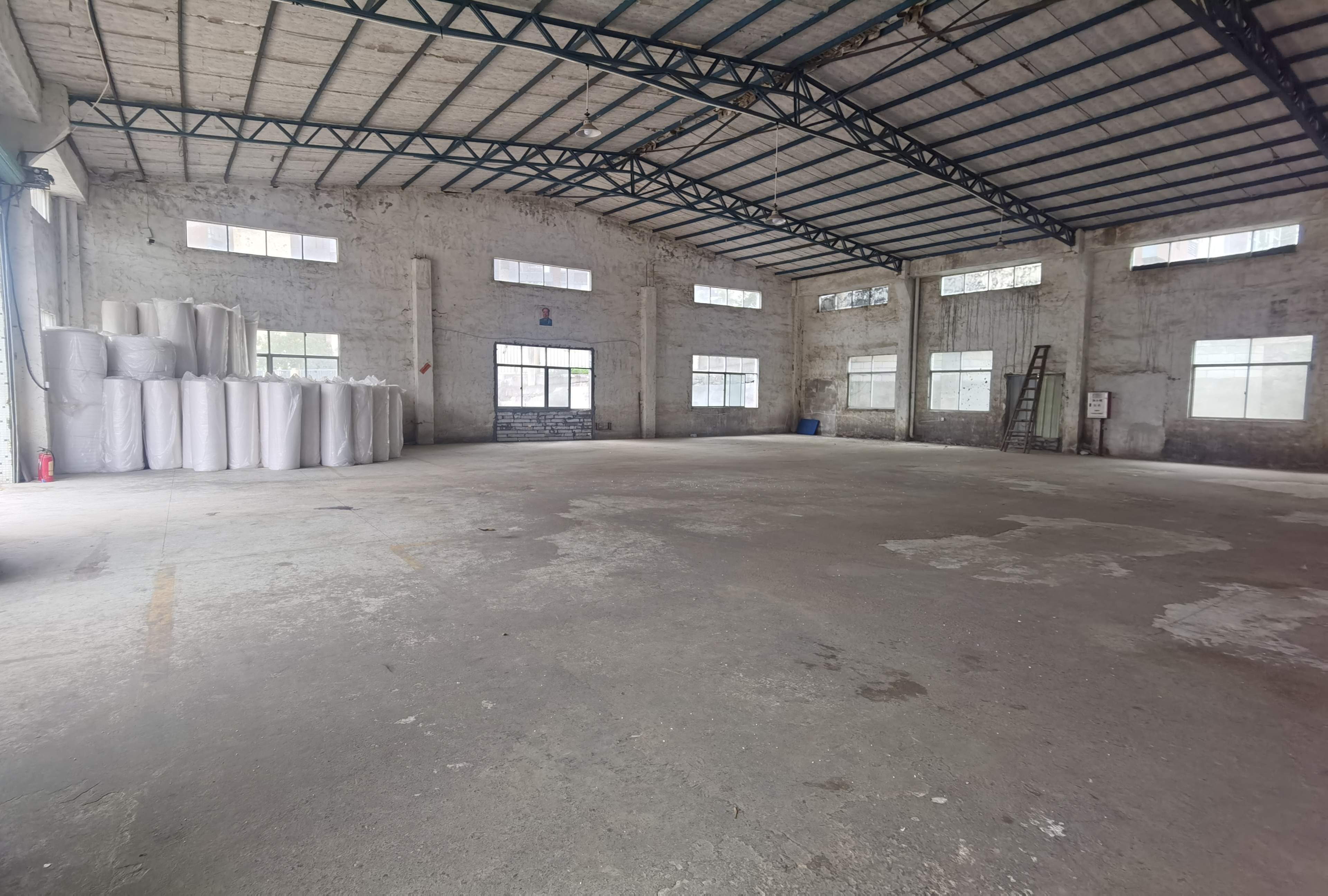 惠阳三和经济开发区500㎡小面积仓库厂房招租；有卸货平台。