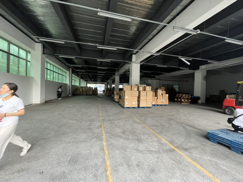 深圳龙华油松一楼1000平，适合各类仓库，物流，配送，
