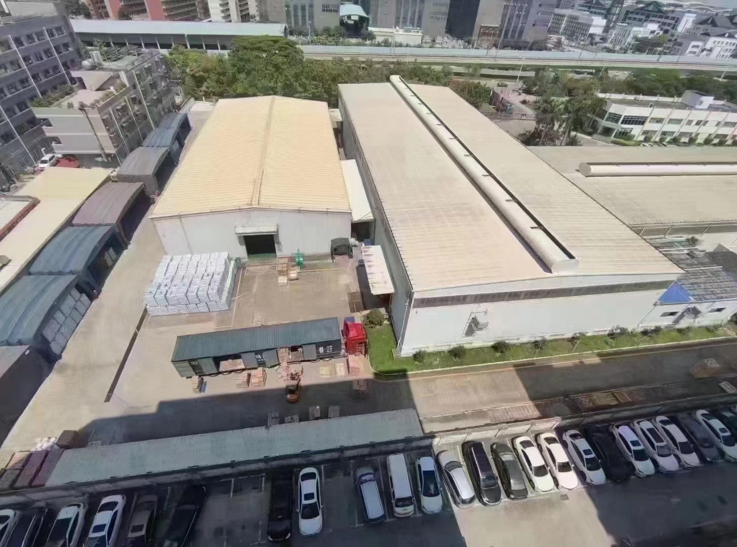 福永和平一楼钢结构厂房40000平厂房出租，仓库生产，可分租