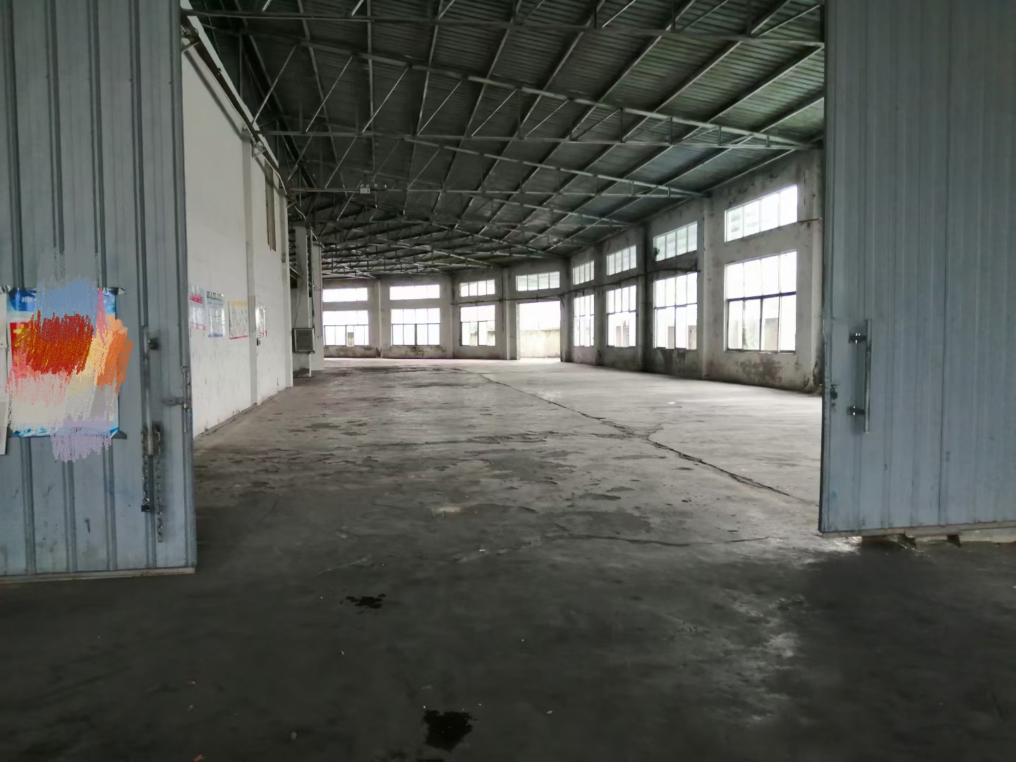 西丽钢构仓库出租，面积3500平，层高6.5米，部分隔层