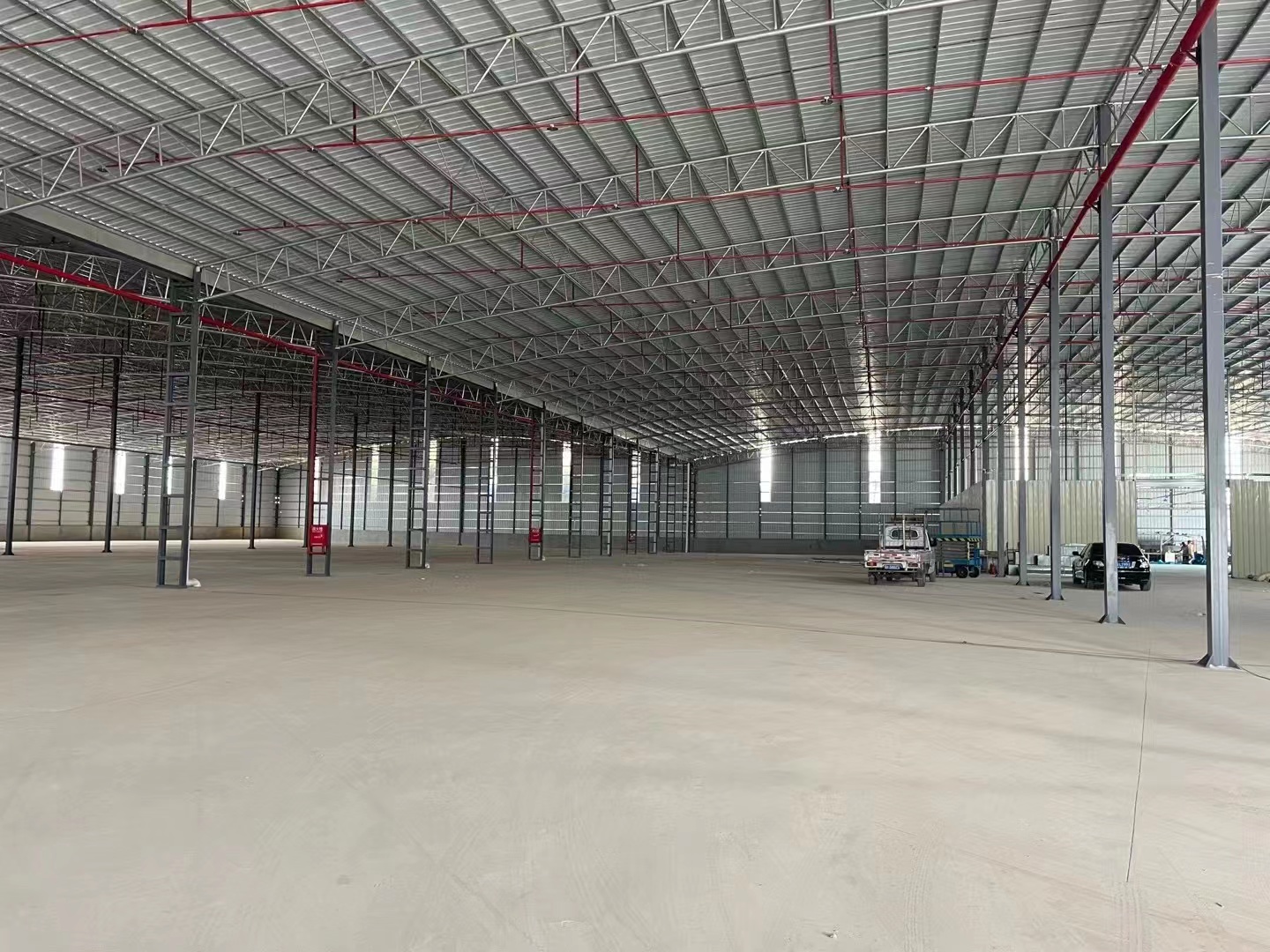 荔湾区新出可做复合，布匹12000方单一层厂房仓库出租！