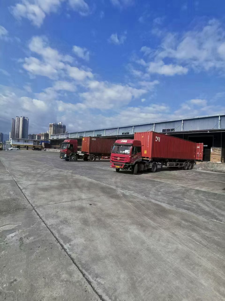 惠州大亚湾高速出口1.5万平标准物流仓库带标准卸货平台，