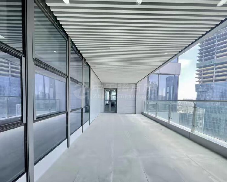 光明凤凰城地铁站附近全新厂房写字楼出租。