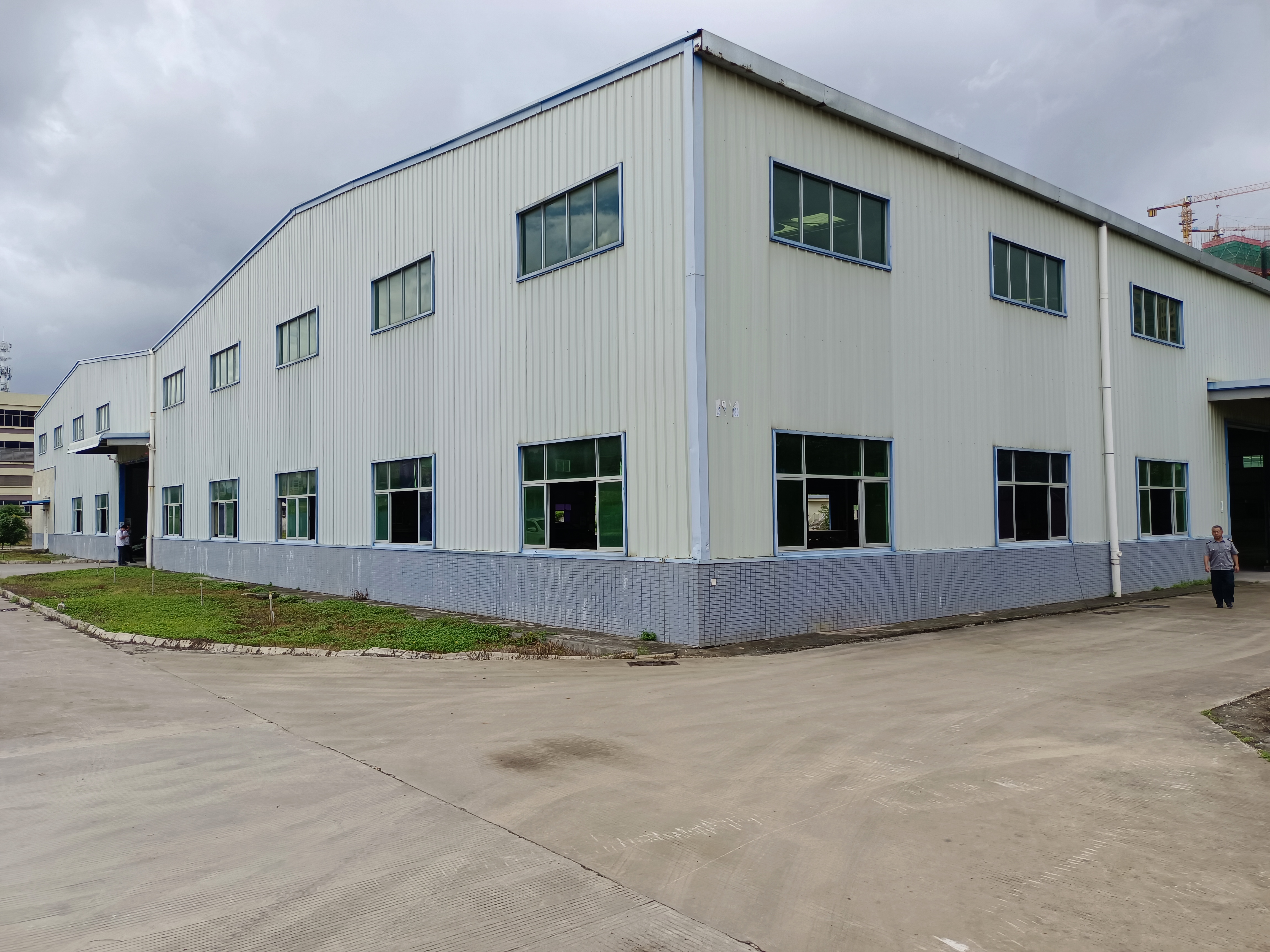 惠阳三和开发区4200平米钢构铁皮厂房仓库招租高度8米可分租