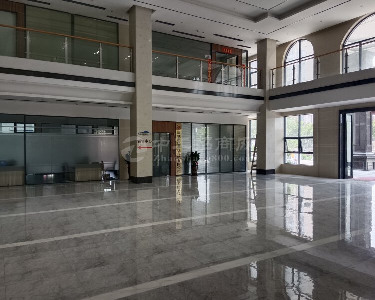 深圳坪山坑梓大工业区精装办公室出租，有工本地铁站旁