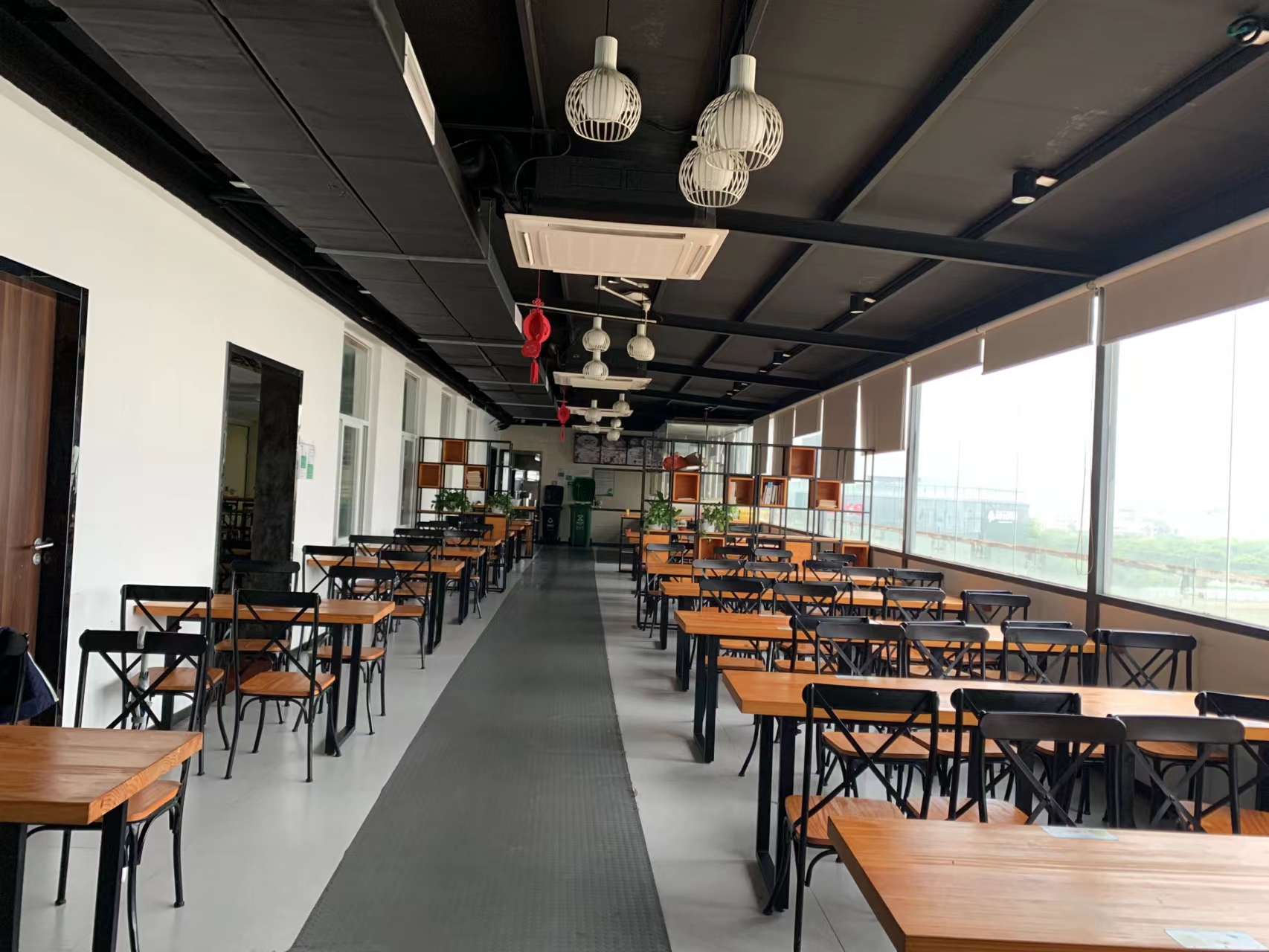 包赚钱，广州大型创意园写字楼的饭堂食堂200平方转让便宜出租