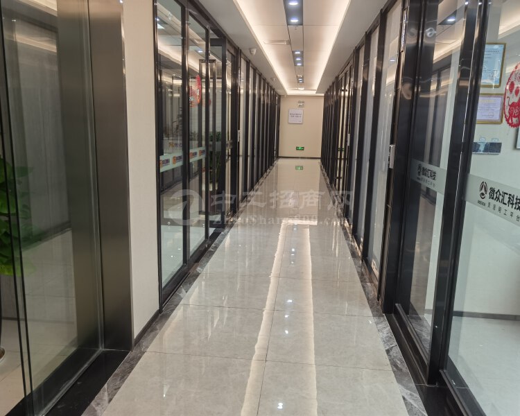 深圳龙岗布吉长龙地铁站新出3楼209平位置好户型方正红本出租