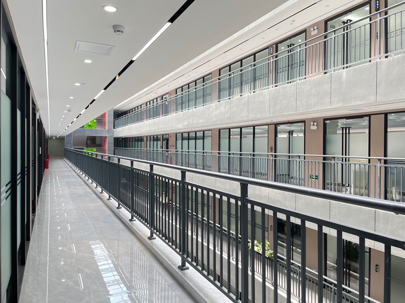 坂田生态科技园业主直租139㎡，五和地铁口，落地窗采光好